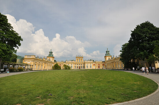 Der Wilanów-Palast – kaum 400 Meter von unserer Praxis entfernt.